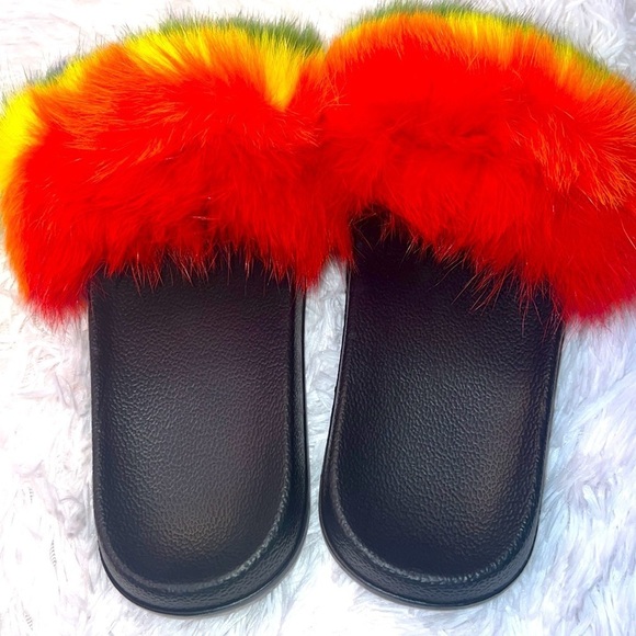 Rainbow faux fur slides size 8 and 8.5  brand new - Picture 5 of 5